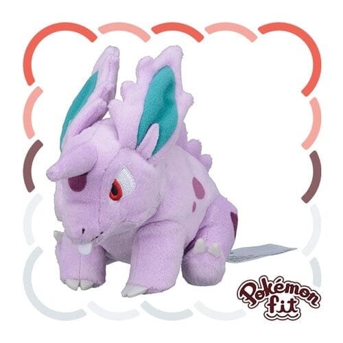 Pokémon Center - Peluche Pokémon Fit Nidoran Male - Pokémon Center Pokémon Center - Peluche Pokémon Fit Nidoran Male - Pokémon Center
